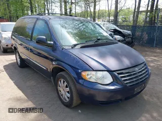 2005 Chrysler Town & Country Touring with VIN 2C8GP54L95R181669, listed as a IAAI auction lot 42065243 with 183,285 mi miles. Bid and sale history available at carsss.com. Image 1.