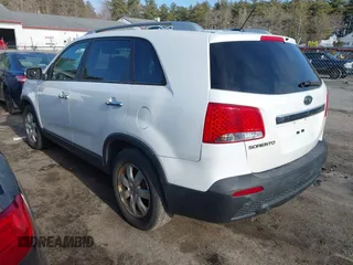2012 Kia Sorento LX with VIN 5XYKT4A2XCG242557, listed as a IAAI auction lot 41802774 with 117,993 mi miles. Bid and sale history available at carsss.com. Image 3.