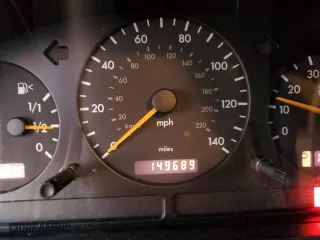 2001 Mercedes-Benz M-Class with VIN 4JGAB72E41A257282, listed as a Copart auction lot 82562194 with 149,689 mi miles and Non Repairable. Bid and sale history available at carsss.com. Image 9.