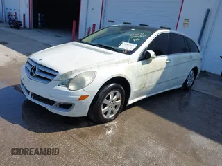 2006 Mercedes-Benz R-Class 3.5L with VIN 4JGCB65E26A010431, listed as a IAAI auction lot 41907240 with 123,379 mi miles. Bid and sale history available at carsss.com. Image 2.