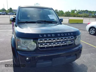 2010 Land Rover LR4 Lux z VIN SALAK2D44AA521489, wystawiony jako IAAI lot #42322498 z przebiegiem 186 164 mil mil oraz . Historia ofert i sprzedaży dostępna na DreamBid. Obrazek 6.
