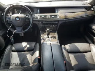 2015 BMW 7 Series 750Li z VIN WBAYE8C51FD782155, wystawiony jako Copart lot #54796505 z przebiegiem 112 772 mil mil oraz Szkoda całkowita • Salvage title. Historia ofert i sprzedaży dostępna na DreamBid. Obrazek 8.