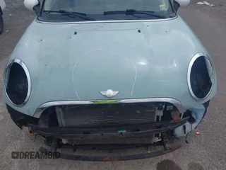 2012 MINI Hardtop with VIN WMWSU3C53CT186381, listed as a IAAI auction lot 42713573 with 134,408 mi miles and . Bid and sale history available at DreamBid. Image 6.