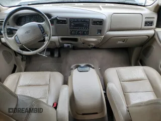 2001 Ford F-350 XL z VIN 1FTSW30F61EA47096, wystawiony jako Copart lot #56826595 z przebiegiem 205 679 mil mil oraz Szkoda całkowita • Salvage title. Historia ofert i sprzedaży dostępna na DreamBid. Obrazek 8.