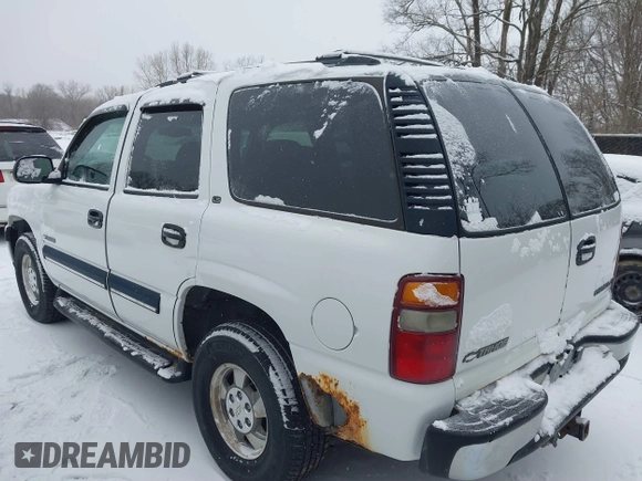 2001 Chevrolet Tahoe LT with VIN 1GNEK13T01J287838, listed as a IAAI auction lot 41551502 with 145,730 mi miles. Bid and sale history available at carsss.com. Image 3.
