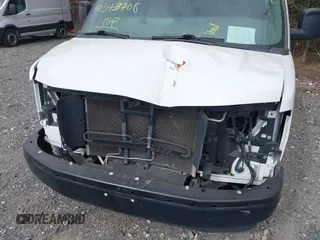 2018 Chevrolet Express Cargo Van with VIN 1GCWGAFG6J1338370, listed as a IAAI auction lot 40543708 with 1 mi miles. Bid and sale history available at carsss.com. Image 6.