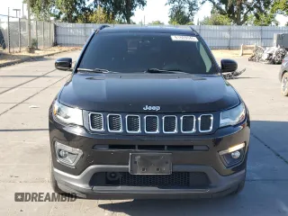 2018 Jeep Compass Latitude with VIN 3C4NJCBB6JT285892, listed as a Copart auction lot 61869045 with 63,315 mi miles and Salvage title. Bid and sale history available at DreamBid. Image 5.