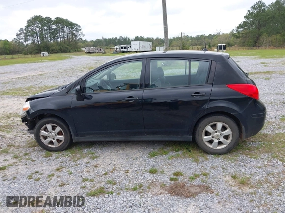 2009 Nissan Versa SL z VIN 3N1BC13E49L488417, wystawiony jako IAAI lot #41943795 z przebiegiem 221 010 mil mil oraz . Historia ofert i sprzedaży dostępna na DreamBid. Obrazek 14.