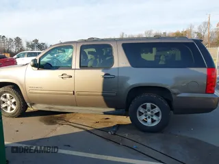 2014 GMC Yukon XL SLT with VIN 1GKS1KE06ER127515, listed as a IAAI auction lot 40990479 with 236,725 mi miles. Bid and sale history available at carsss.com. Image 14.