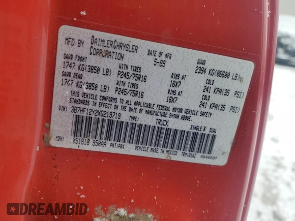1999 Dodge 1500 z VIN 3B7HF12Y2XG219719, wystawiony jako Copart lot #83678104 z przebiegiem 166 127 mil mil oraz Nie do naprawy • Non repairable. Historia ofert i sprzedaży dostępna na DreamBid. Obrazek 12.