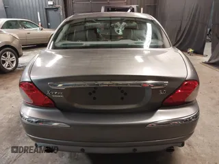 2007 Jaguar X-Type z VIN SAJWA51A37WJ17866, wystawiony jako IAAI lot #41536063 z przebiegiem 121 177 mil mil oraz . Historia ofert i sprzedaży dostępna na DreamBid. Obrazek 16.