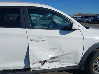 2016 Hyundai Tucson SE with VIN KM8J3CA44GU200294, listed as a IAAI auction lot 41678222 with 65,468 mi miles. Bid and sale history available at carsss.com. Image 6.