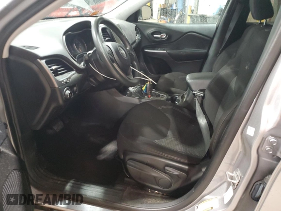 2019 Jeep Cherokee Latitude with VIN 1C4PJMCBXKD157580, listed as a Copart auction lot 58313745 with 81,660 mi miles and Salvage title. Bid and sale history available at DreamBid. Image 7.