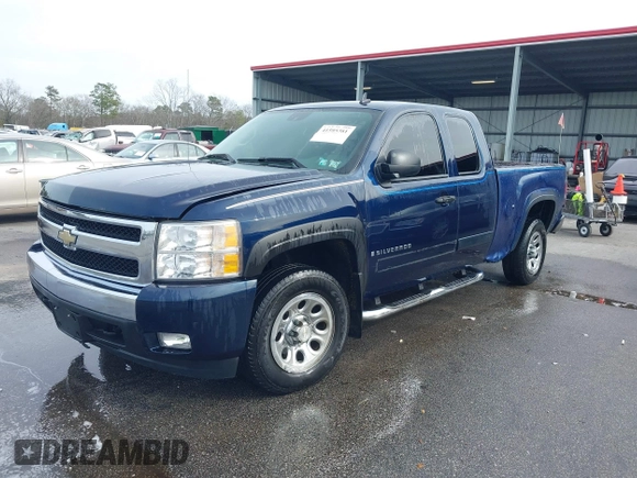 2007 Chevrolet Silverado 1500 LT w/1LT with VIN 2GCEC19C871611411, listed as a IAAI auction lot 41595381 with 198,104 mi miles. Bid and sale history available at carsss.com. Image 2.