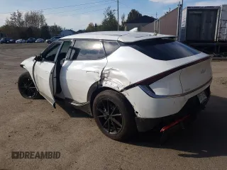 2024 Kia EV6 Light Long Range with VIN KNDC3DLC8R5617602, listed as a Copart auction lot 73671424 with 0 mi miles and Salvage Title. Bid and sale history available at carsss.com. Image 2.