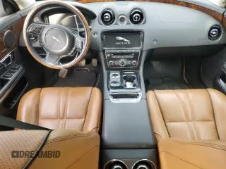 2019 Jaguar XJ R-Sport with VIN SAJWJ1CD1K8W18574, listed as a Copart auction lot 65041445 with 101,072 mi miles and Clean title. Bid and sale history available at DreamBid. Image 8.