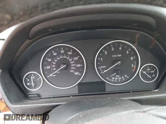 2015 BMW 3 Series 320i xDrive with VIN WBA3C3C58FP664265, listed as a Copart auction lot 40079394 with 0 mi miles and Salvage Title. Bid and sale history available at carsss.com. Image 9.