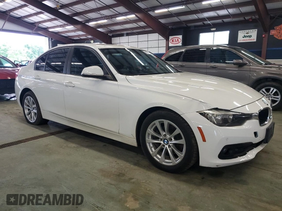 2017 BMW 3 Series 320i xDrive z VIN WBA8E5G50HNU41500, wystawiony jako Copart lot #61642765 z przebiegiem 156 574 mil mil oraz Czysty tytuł • Clean title. Historia ofert i sprzedaży dostępna na DreamBid. Obrazek 4.