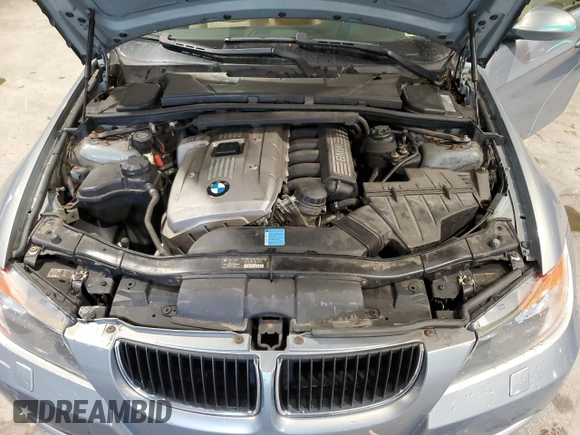 2006 BMW 3 Series 325xi z VIN WBAVD13576KV09648, wystawiony jako Copart lot #56539975 z przebiegiem 131 721 mil mil oraz Szkoda całkowita • Salvage title. Historia ofert i sprzedaży dostępna na DreamBid. Obrazek 11.