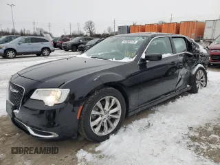 2017 Chrysler 300 Limited z VIN 2C3CCARG5HH538912, wystawiony jako Copart lot #45566125 z przebiegiem 124 761 mil mil oraz Szkoda całkowita • Salvage title. Historia ofert i sprzedaży dostępna na DreamBid. Obrazek 1.