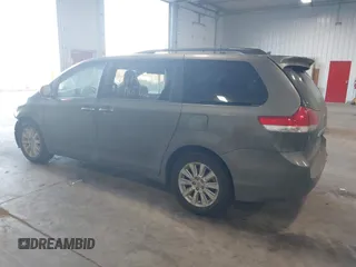 2011 Toyota Sienna XLE with VIN 5TDDK3DC6BS025101, listed as a IAAI auction lot 41473796 with 211,467 mi miles. Bid and sale history available at carsss.com. Image 3.