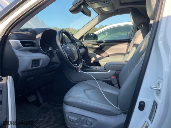 2021 Toyota Highlander XLE with VIN 5TDGZRBH1MS058326, listed as a Copart auction lot 49635535 with 41,193 mi miles and Salvage Title. Bid and sale history available at carsss.com. Image 7.