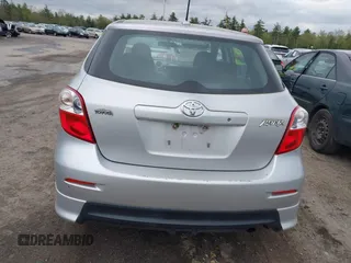 2010 Toyota Matrix z VIN 2T1KU4EE3AC274566, wystawiony jako IAAI lot #42201701 z przebiegiem 107 108 mil mil oraz . Historia ofert i sprzedaży dostępna na DreamBid. Obrazek 12.