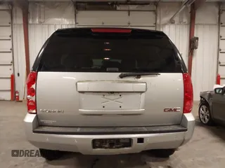 2013 GMC Yukon SLT with VIN 1GKS2CE06DR323343, listed as a IAAI auction lot 41643959 with 246,658 mi miles. Bid and sale history available at carsss.com. Image 17.