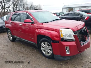 2013 GMC Terrain SLE z VIN 2GKFLSE37D6246867, wystawiony jako IAAI lot #41230543 z przebiegiem 177 612 mil mil oraz . Historia ofert i sprzedaży dostępna na DreamBid. Obrazek 1.