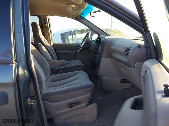 2003 Dodge Caravan SE with VIN 1D4GP24313B150883, listed as a IAAI auction lot 41760786 with 165,718 mi miles. Bid and sale history available at carsss.com. Image 5.