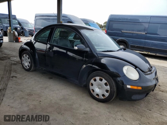2010 Volkswagen New Beetle Coupe with VIN 3VWPG3AG8AM036554, listed as a Copart auction lot 52403365 with 138,857 mi miles and Salvage Title. Bid and sale history available at carsss.com. Image 4.
