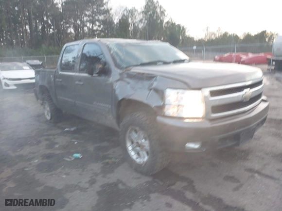 2008 Chevrolet Silverado 1500 LT w/1LT with VIN 2GCEK13J181332863, listed as a IAAI auction lot 41178201 with 181,726 mi miles. Bid and sale history available at carsss.com. Image 1.