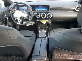 2025 Mercedes-Benz CLA 250 z VIN W1K5J4GB7SN516532, wystawiony jako Copart lot #86814014 z przebiegiem 4 053 mil mil oraz Szkoda całkowita • Salvage title. Historia ofert i sprzedaży dostępna na DreamBid. Obrazek 8.