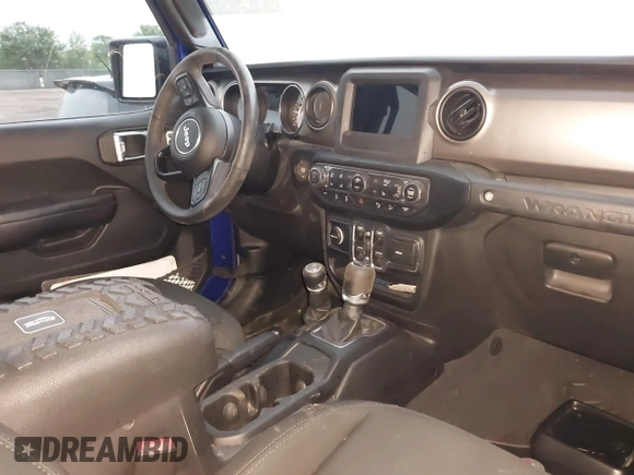 2019 Jeep Wrangler Unlimited Sport Altitude with VIN 1C4HJXDG6KW578572, listed as a IAAI auction lot 41921919 with 30,247 mi miles and . Bid and sale history available at DreamBid. Image 5.