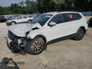 2021 Volkswagen Tiguan S z VIN 3VV0B7AXXMM023305, wystawiony jako Copart lot #54104115 z przebiegiem 16 817 mil mil oraz Szkoda całkowita • Salvage title. Historia ofert i sprzedaży dostępna na DreamBid. Obrazek 1.