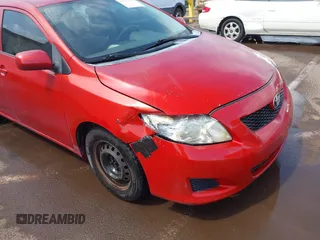 2010 Toyota Corolla z VIN 1NXBU4EE7AZ322603, wystawiony jako IAAI lot #41637618 z przebiegiem 160 533 mil mil oraz . Historia ofert i sprzedaży dostępna na DreamBid. Obrazek 6.