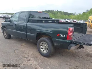 2006 Chevrolet Silverado 1500 LT1 with VIN 1GCEK19V36Z269098, listed as a IAAI auction lot 41949649 with 286,007 mi miles. Bid and sale history available at carsss.com. Image 3.