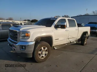2018 GMC Sierra 2500HD SLT with VIN 1GT12TEYXJF167558, listed as a Copart auction lot 43043825 with 98,363 mi miles and Salvage Title. Bid and sale history available at carsss.com. Image 1.