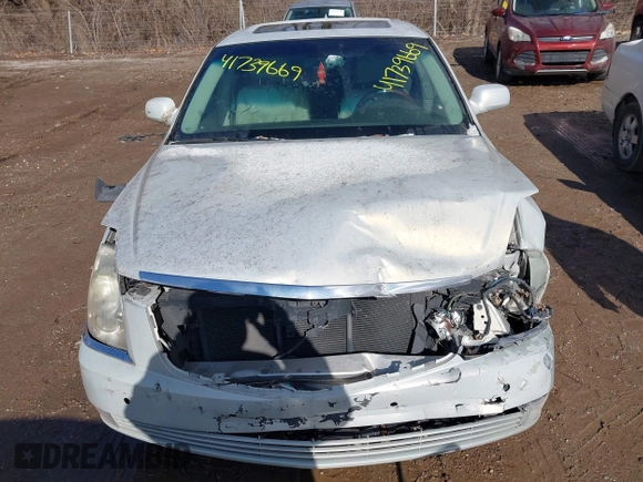 2010 Cadillac DTS w/1SC with VIN 1G6KD5EY2AU105662, listed as a IAAI auction lot 41739669 with 126,335 mi miles. Bid and sale history available at carsss.com. Image 6.