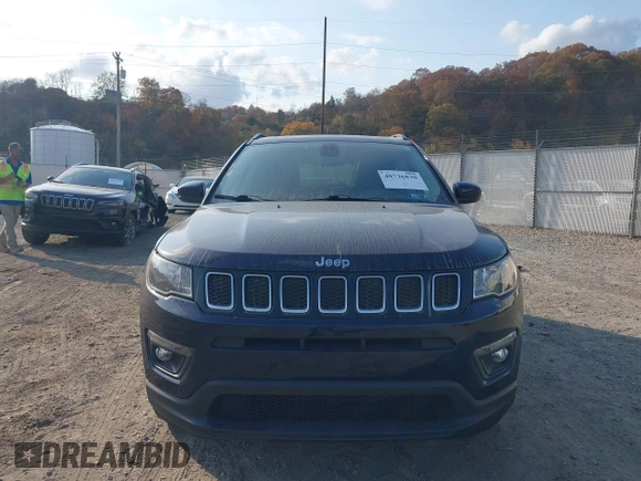 2019 Jeep Compass Latitude with VIN 3C4NJDBB0KT818133, listed as a IAAI auction lot 40736830 with 37,714 mi miles. Bid and sale history available at carsss.com. Image 13.