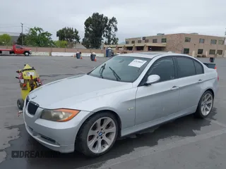 2007 BMW 3 Series 328i with VIN WBAVC53597FZ70807, listed as a IAAI auction lot 42078844 with 187,958 mi miles and . Bid and sale history available at carsss.com. Image 6.