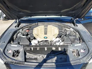 2010 BMW 7 Series 750i xDrive z VIN WBAKC6C50ACL67892, wystawiony jako IAAI lot #42275789 z przebiegiem 168 245 mil mil oraz . Historia ofert i sprzedaży dostępna na DreamBid. Obrazek 10.
