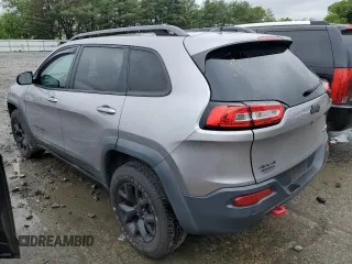 2018 Jeep Cherokee Trailhawk Leather Plus z VIN 1C4PJMBX1JD512857, wystawiony jako Copart lot #58730535 z przebiegiem 104 252 mil mil oraz Tytuł czysty. Historia ofert i sprzedaży dostępna na DreamBid. Obrazek 2.