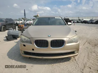 2011 BMW 7 Series 740Li z VIN WBAKB4C52BC574535, wystawiony jako Copart lot #45248435 z przebiegiem Nie podano mil oraz Szkoda całkowita • Salvage title. Historia ofert i sprzedaży dostępna na DreamBid. Obrazek 5.