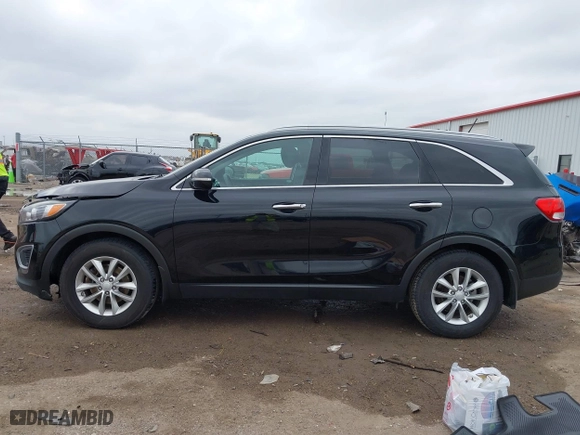 2016 Kia Sorento LX with VIN 5XYPG4A50GG129744, listed as a IAAI auction lot 41711949 with 127,954 mi miles. Bid and sale history available at carsss.com. Image 14.