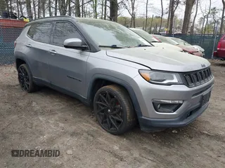 2018 Jeep Compass Latitude with VIN 3C4NJCBB0JT487272, listed as a IAAI auction lot 41955584 with 92,042 mi miles. Bid and sale history available at carsss.com. Image 1.