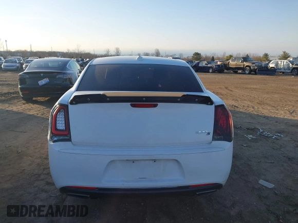 2018 Chrysler 300 with VIN 2C3CCAGG9JH250674, listed as a IAAI auction lot 41770040 with 147,642 mi miles. Bid and sale history available at carsss.com. Image 16.