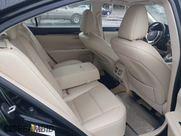2015 Lexus ES 330 with VIN JTHBK1GG0F2184699, listed as a IAAI auction lot 40444597 with Not Provided miles and . Bid and sale history available at DreamBid. Image 8.