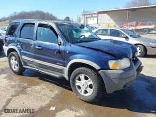 2002 Ford Escape XLT Choice with VIN 1FMYU031X2KC29008, listed as a IAAI auction lot 41747084 with 179,062 mi miles. Bid and sale history available at carsss.com. Image 1.