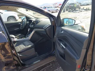 2013 Ford Escape SEL with VIN 1FMCU9H93DUB56102, listed as a IAAI auction lot 41809309 with 60,498 mi miles. Bid and sale history available at carsss.com. Image 5.